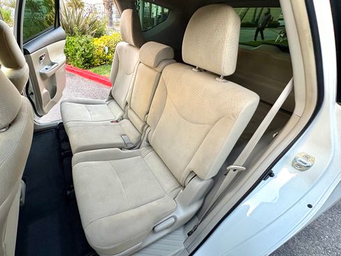 Used 2014 Toyota Prius V Two FWD image 12