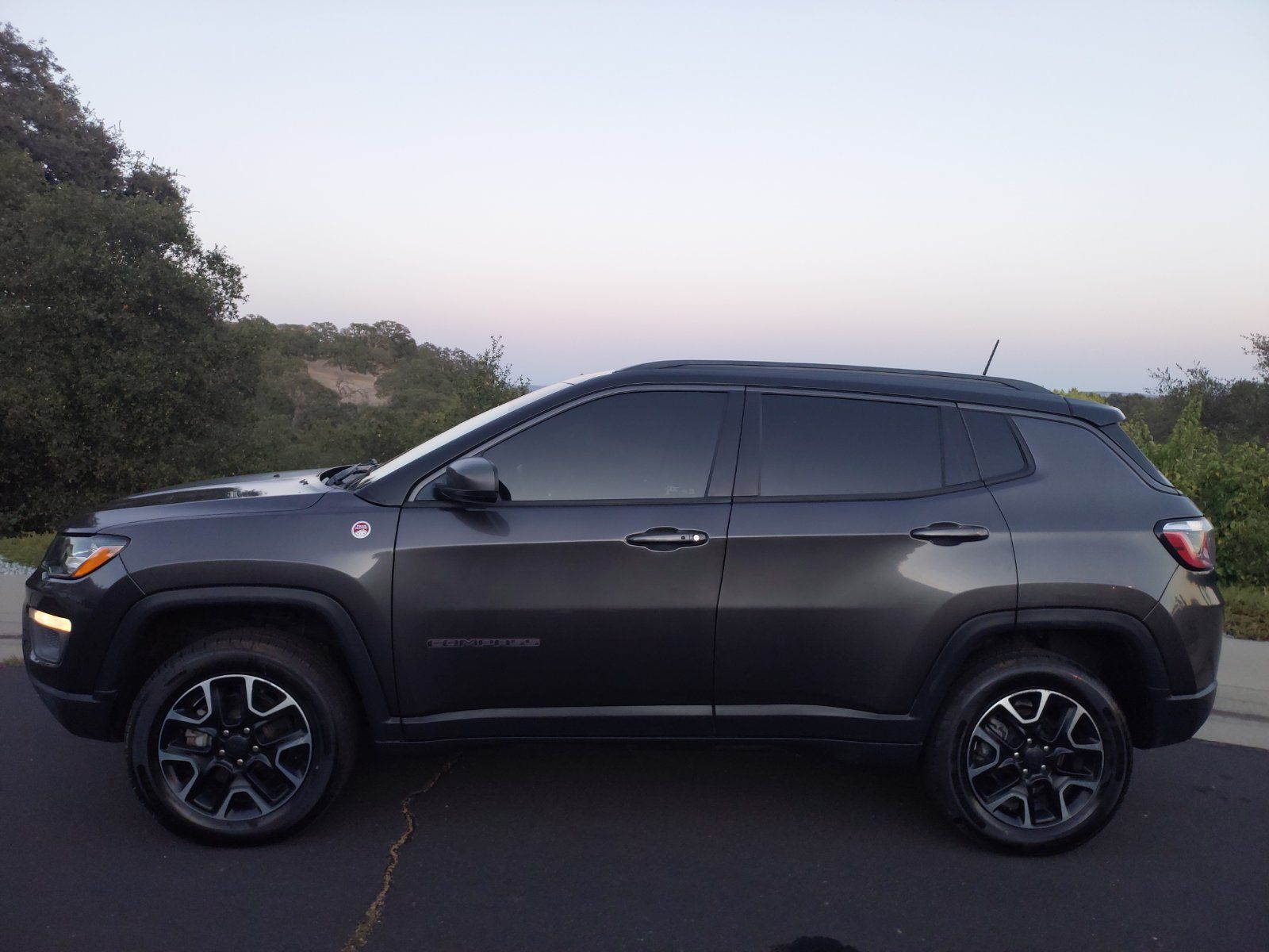 Used 2020 Jeep Compass Trailhawk AWD/4WD image 9