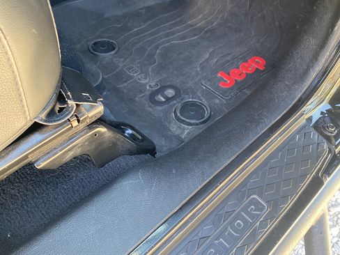 Used 2023 Jeep Gladiator Rubicon image 28