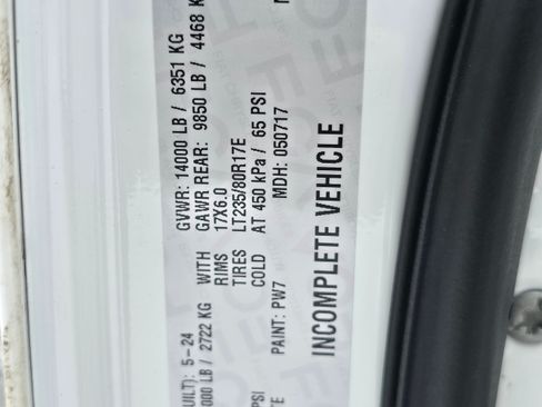 Used 2024 RAM 3500 Tradesman w/ Chrome Appearance Group image 16