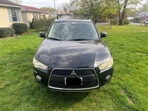 Used 2012 Mitsubishi Outlander GT image 2