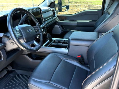 Used 2023 Ford F250 Lariat w/ Lariat Ultimate Package AWD/4WD image 17