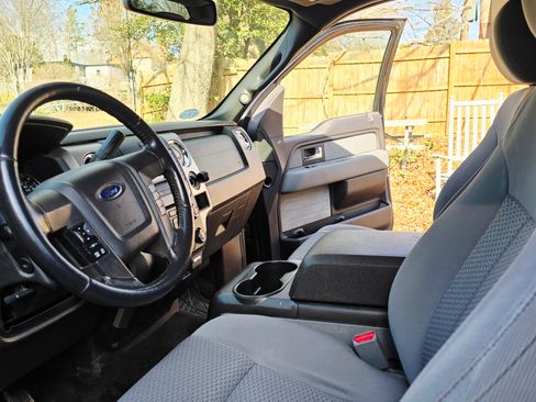 Used 2013 Ford F150 XLT w/ Luxury Equipment Group image 19