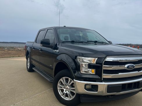 Used 2017 Ford F150 Lariat w/ Equipment Group 501A Mid image 4