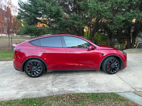 Used 2020 Tesla Model Y Performance image 14