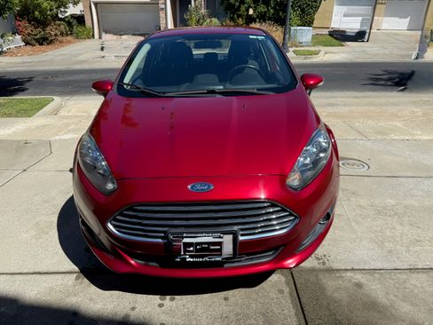 Used 2016 Ford Fiesta SE w/ Equipment Group 201A FWD image 4
