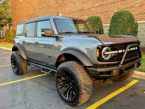 Used 2023 Ford Bronco Wildtrak image 32