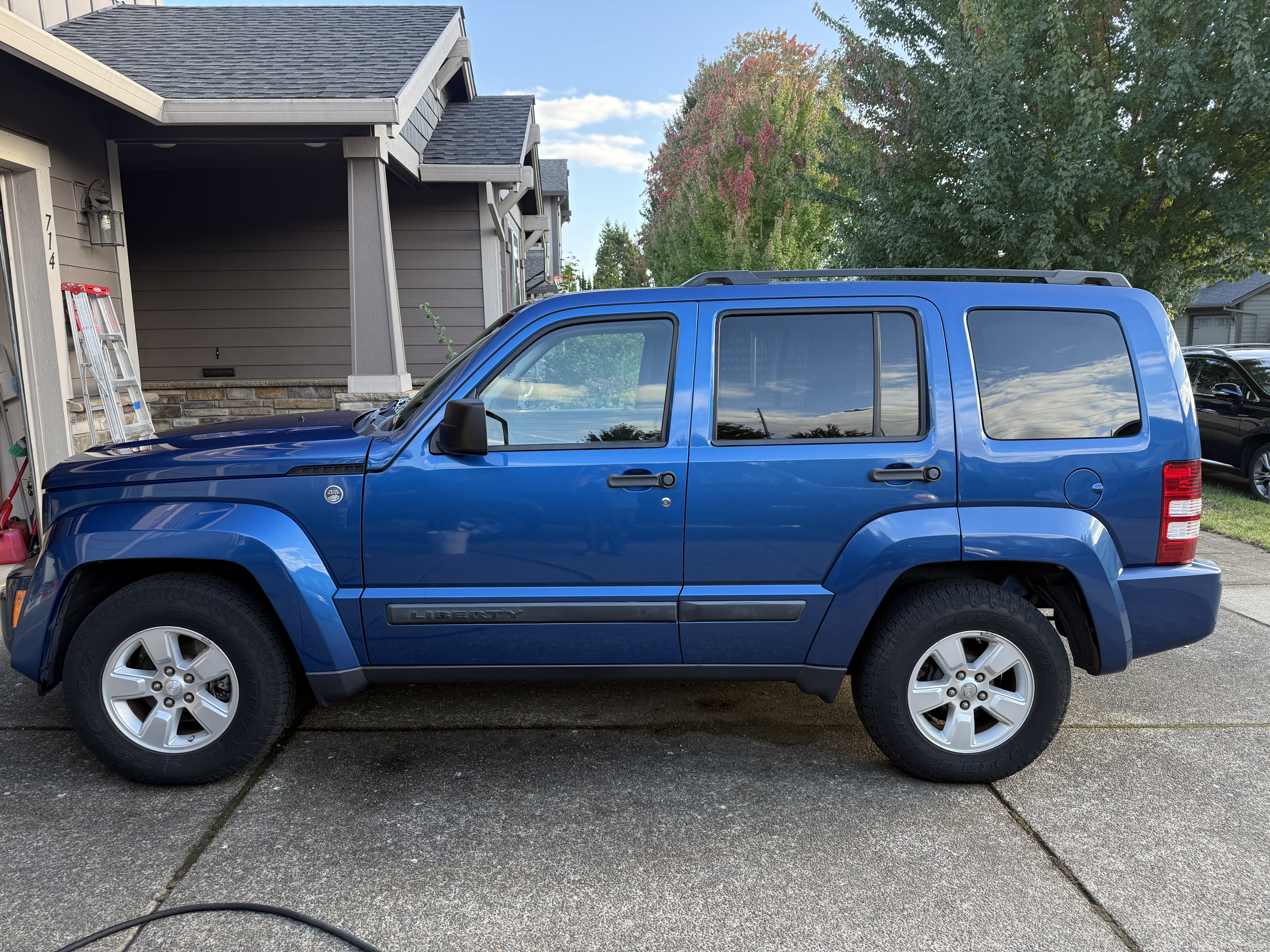 Used 2009 Jeep Liberty Sport w/ Popular Equipment Group AWD/4WD image 1