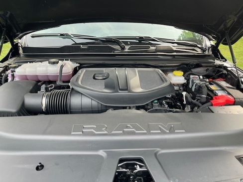 Used 2025 RAM 1500 Laramie image 9