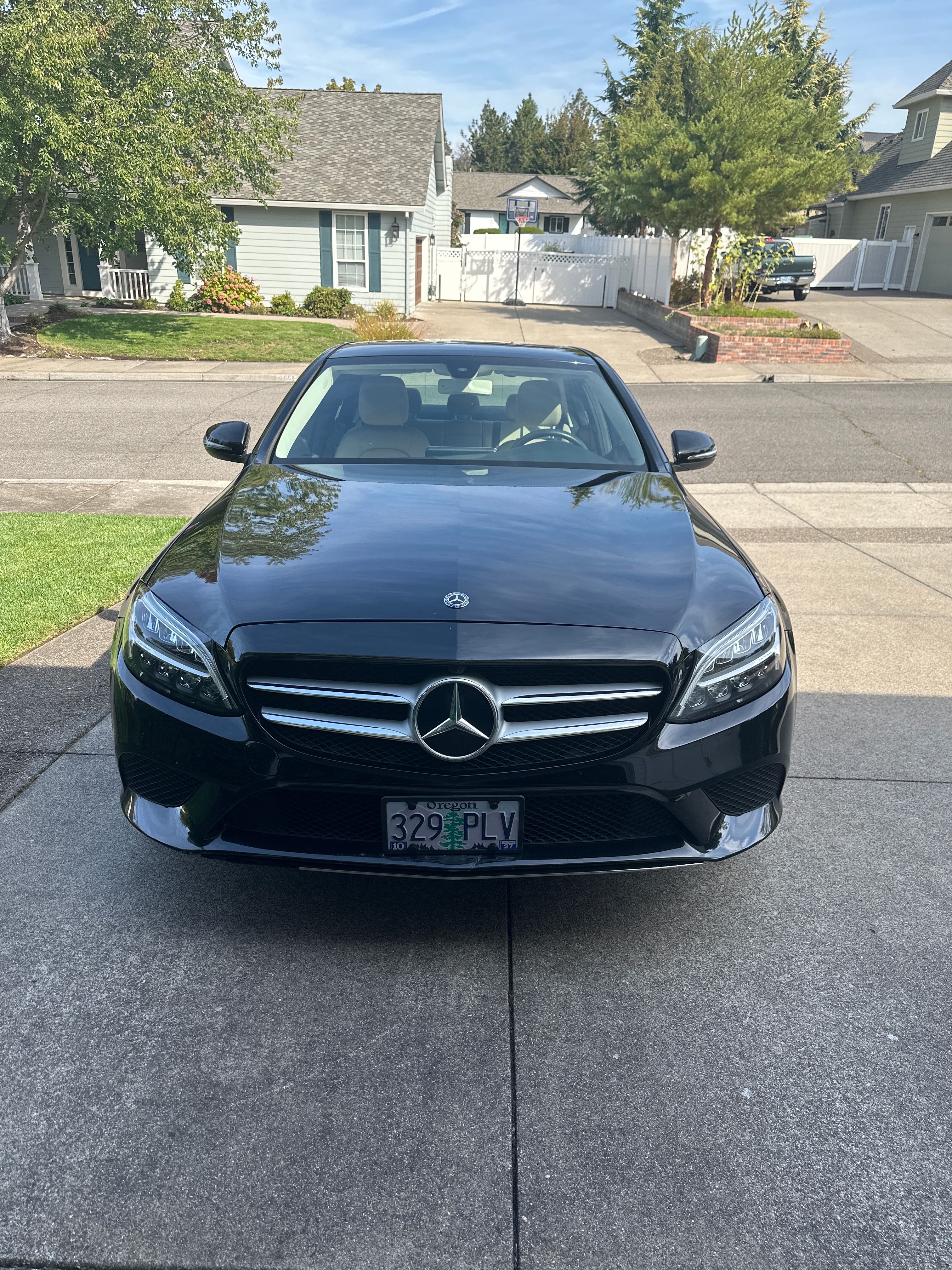 Used 2020 Mercedes-Benz C 300 4MATIC Sedan image 2