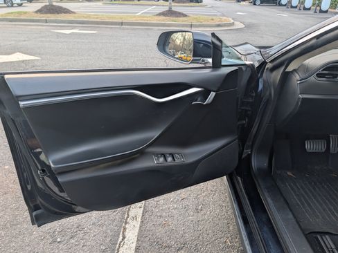 Used 2013 Tesla Model S Performance image 12