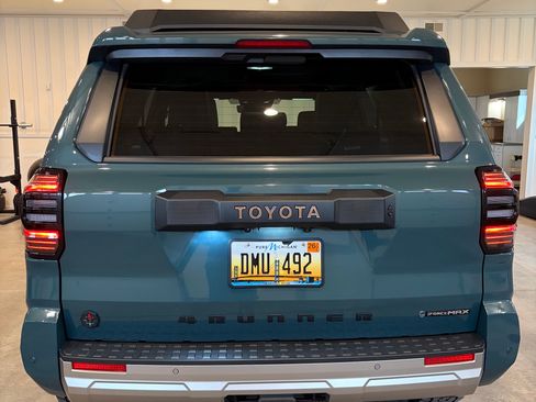 Used 2025 Toyota 4Runner Trailhunter image 9
