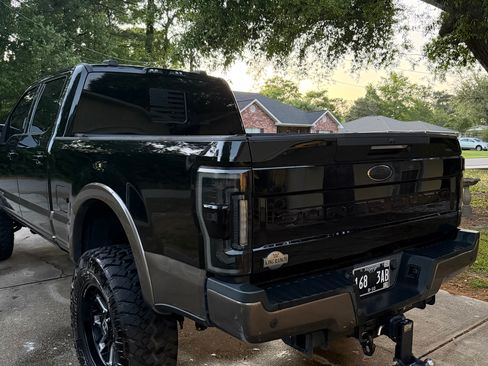 Used 2022 Ford F250 King Ranch w/ King Ranch Ultimate Package AWD/4WD image 2