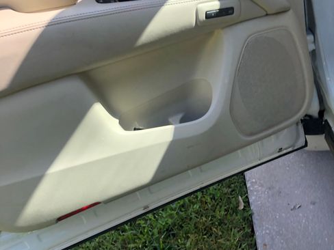 Used 2013 INFINITI JX35 35 Sport Utility 4D w/ Premium Pkg image 16