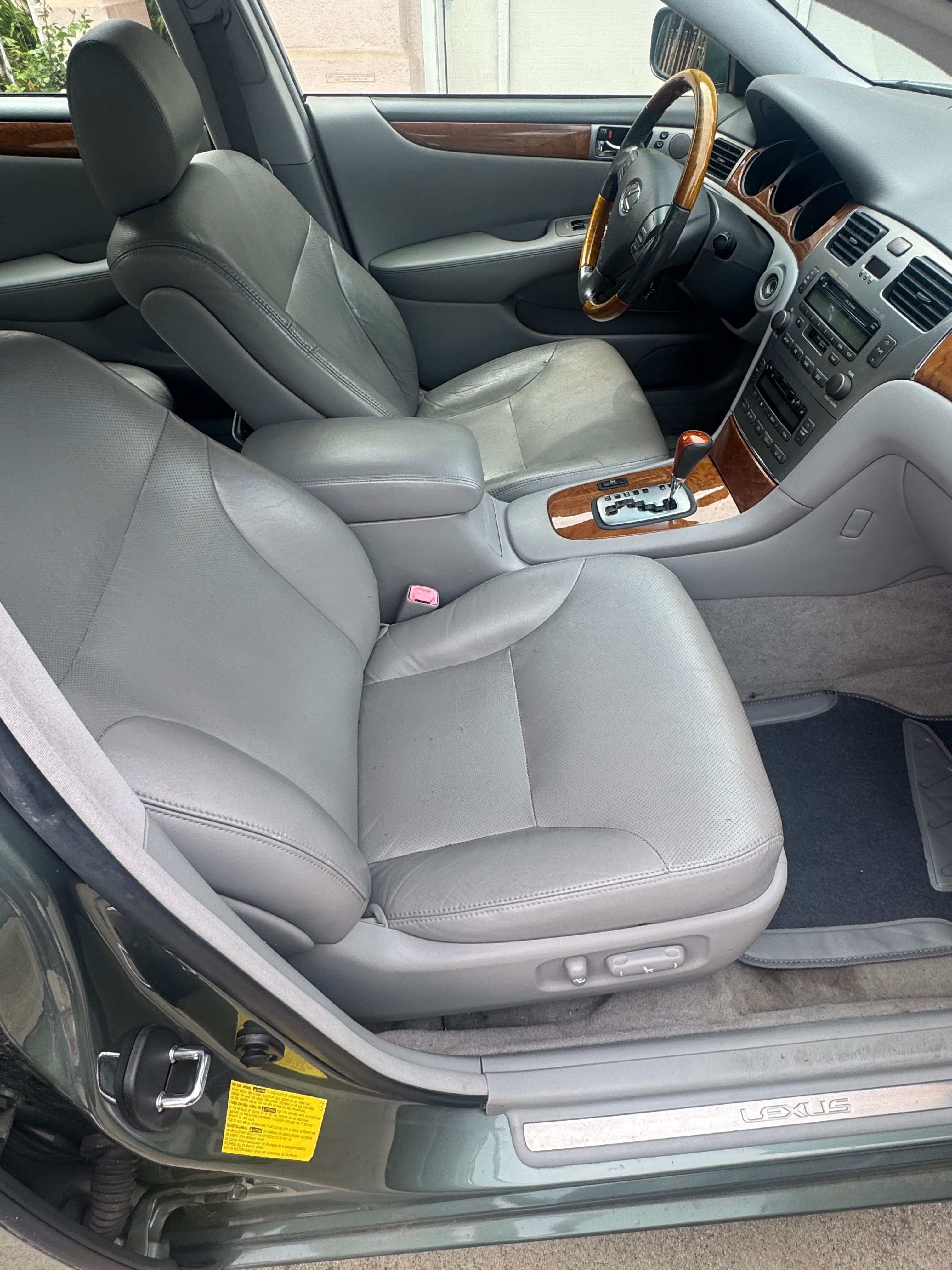 Used 2005 Lexus ES 330 FWD image 5