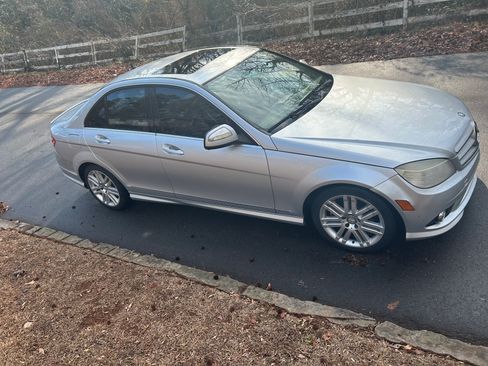 Used 2009 Mercedes-Benz C 300 Sedan image 4