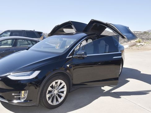 Used 2020 Tesla Model X Long Range image 1