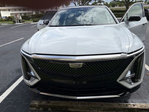 Used 2026 Cadillac Lyriq Premium Luxury w/ LPO, Floor Liner Package RWD image 5