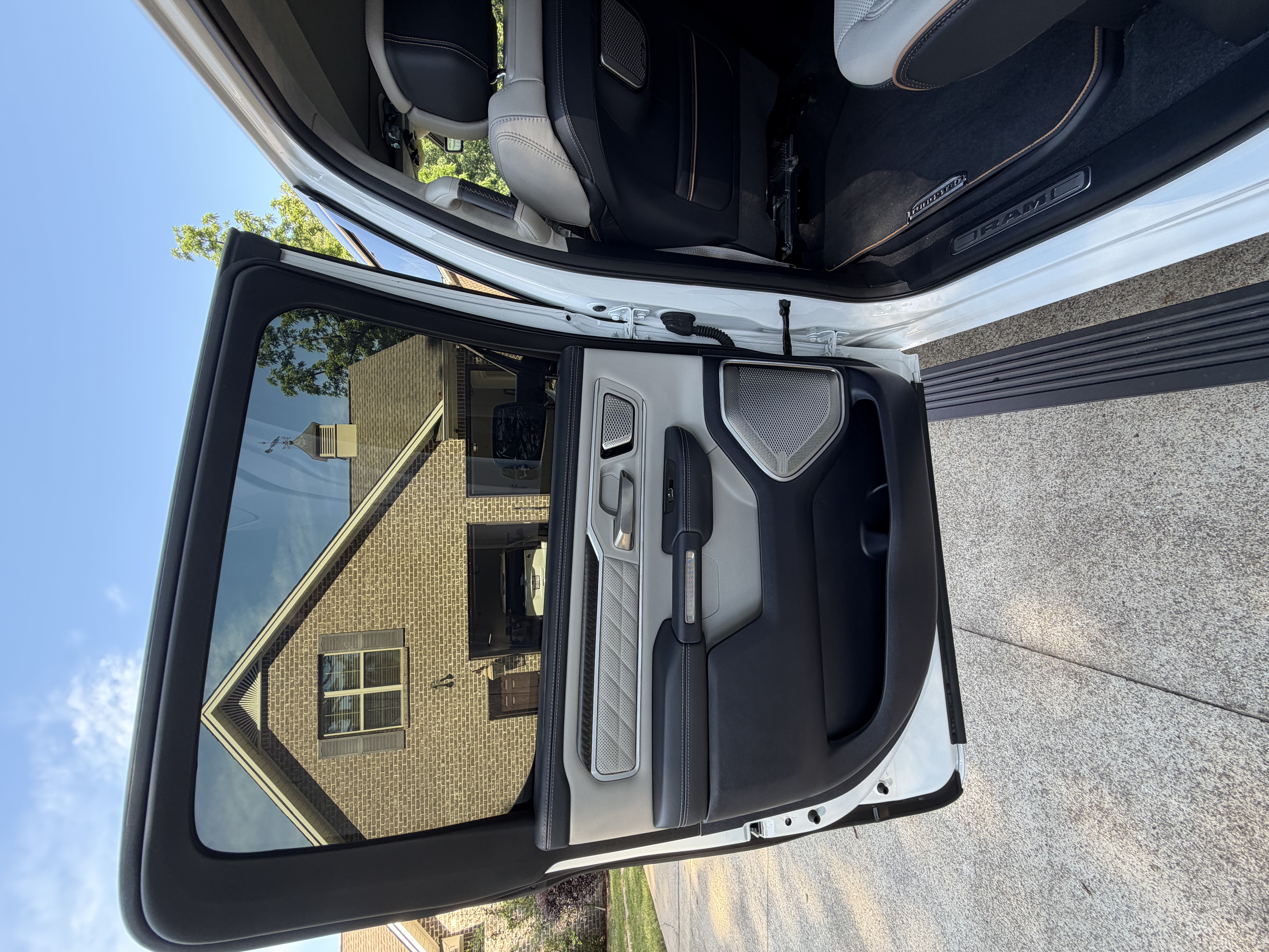 Used 2025 RAM 1500 Tungsten AWD/4WD image 16