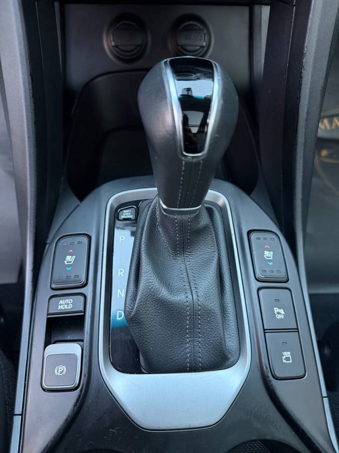 Used 2017 Hyundai Santa Fe SE FWD image 9