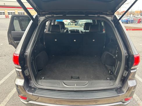 Used 2019 Jeep Grand Cherokee Altitude image 15