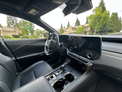 Used 2023 Lexus RX 350h w/ Accessory Package (Z1) AWD/4WD image 14