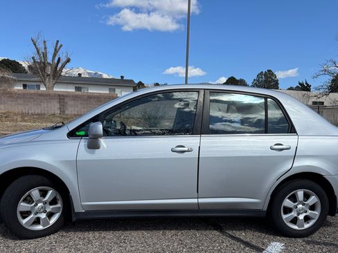 Used 2007 Nissan Versa SL w/ Convenience Pkg image 4