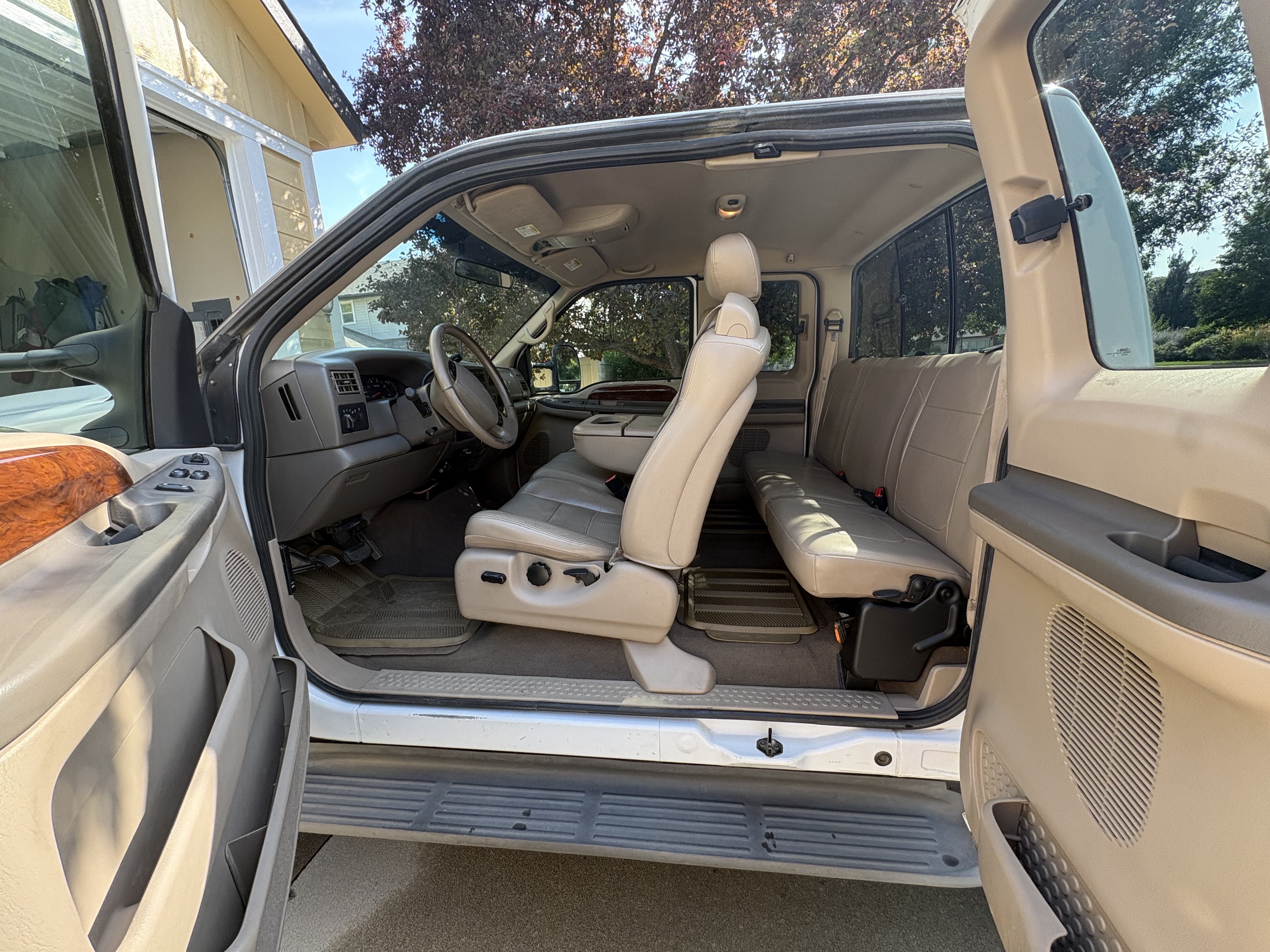 Used 2002 Ford F350 4x4 SuperCab DRW Super Duty image 2