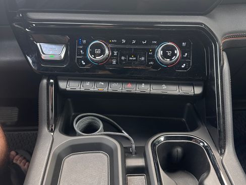 Used 2025 GMC Sierra 2500 AT4 w/ AT4 Premium Plus Package AWD/4WD image 26