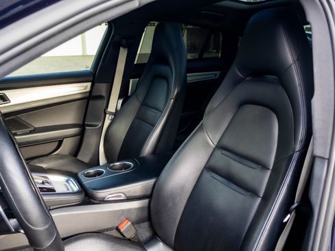 Used 2018 Porsche Panamera 4S image 9