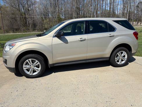Used 2011 Chevrolet Equinox LS image 4