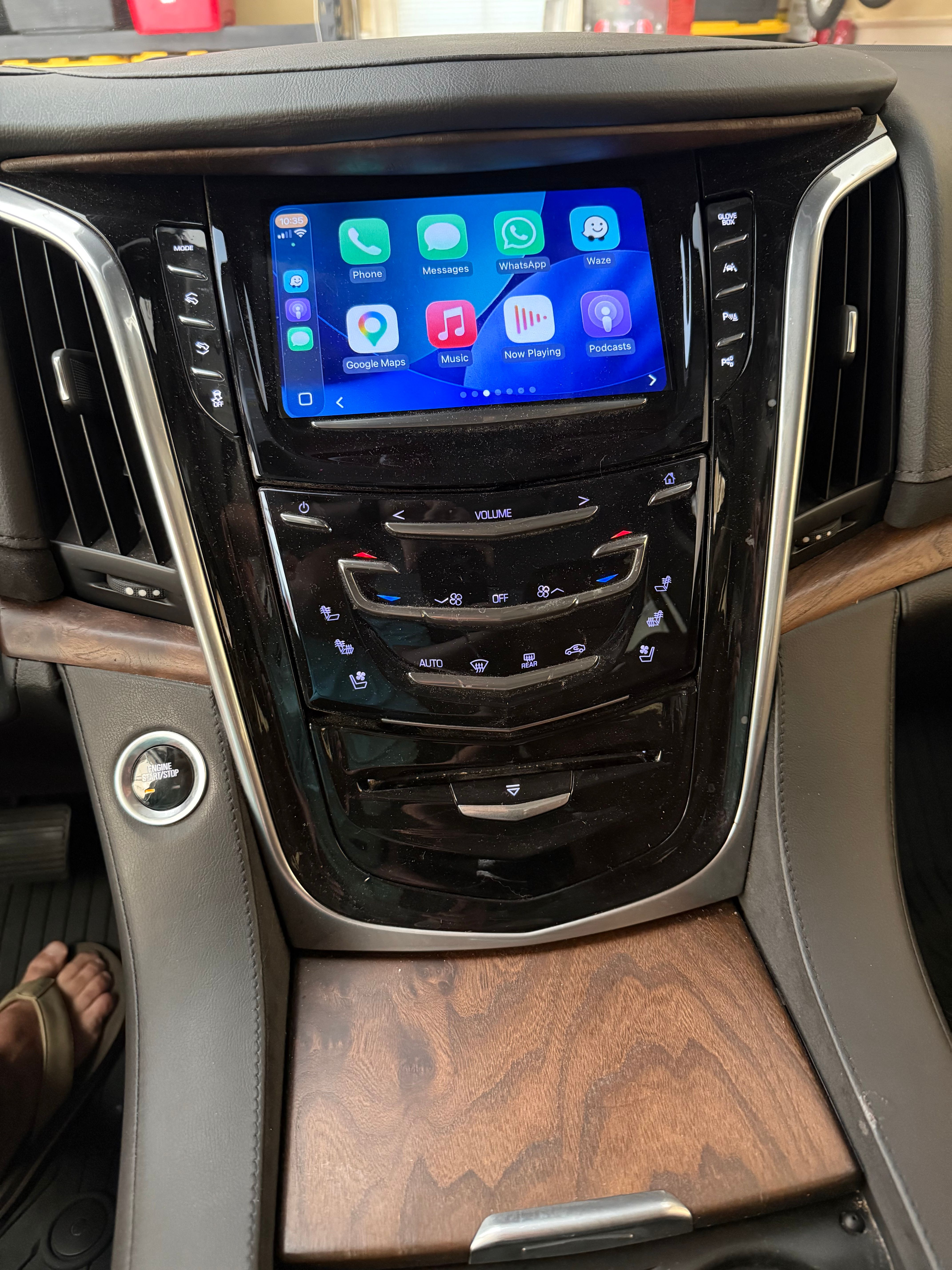 Used 2020 Cadillac Escalade Premium Luxury AWD/4WD image 27