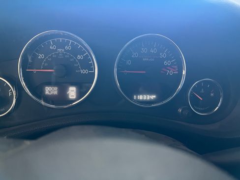 Used 2016 Jeep Wrangler Unlimited Rubicon image 17