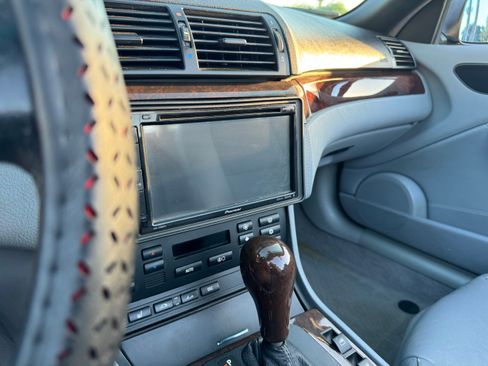 Used 2004 BMW 330Ci Convertible image 30