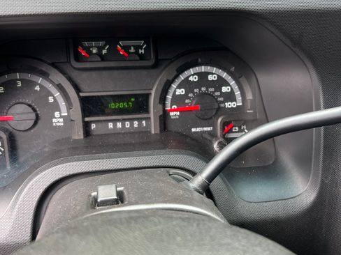 Used 2009 Ford E-250 and Econoline 250 Extended image 11