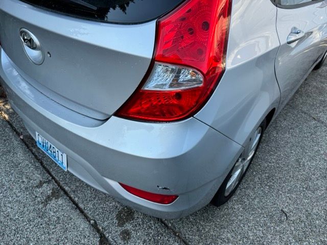 Used 2012 Hyundai Accent SE FWD image 5
