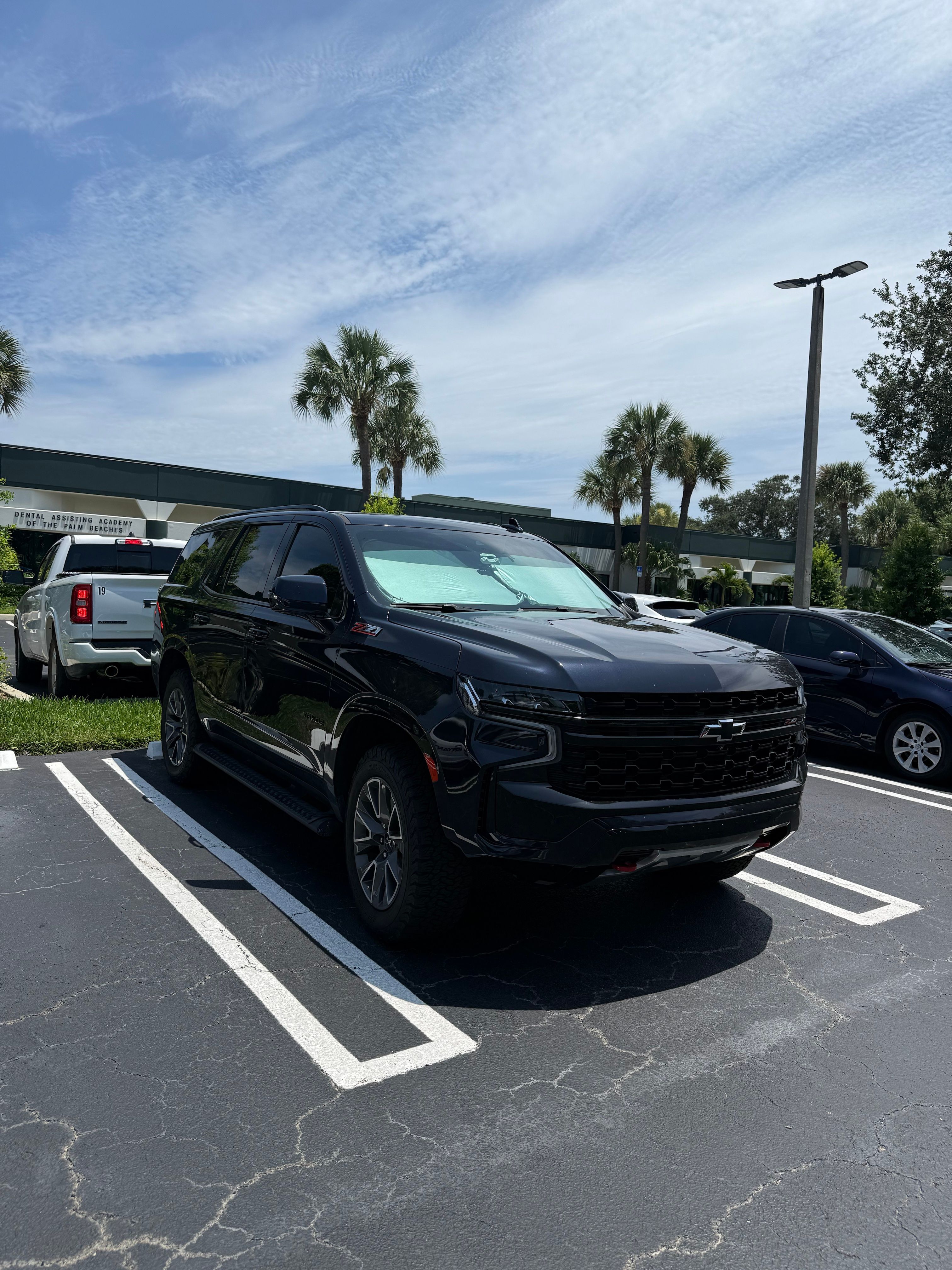 Used 2023 Chevrolet Tahoe Z71 w/ Luxury Package AWD/4WD image 2