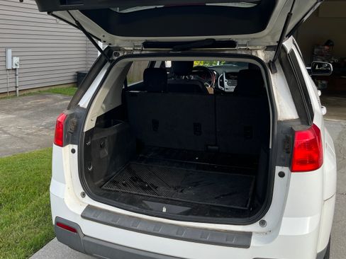 Used 2013 GMC Terrain SLE FWD image 4