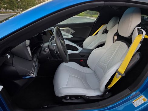 Used 2024 Chevrolet Corvette Stingray Preferred Cpe w/ Z51 Performance Package image 23