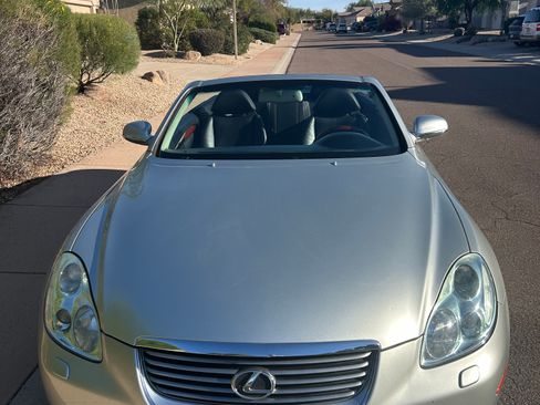 Used 2004 Lexus SC 430 Convertible image 12