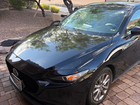 Used 2021 MAZDA MAZDA3 s FWD image 2