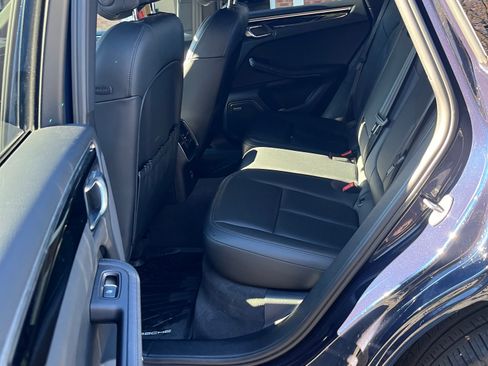 Used 2021 Porsche Macan S image 10