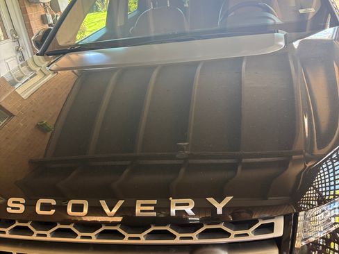 Used 2017 Land Rover Discovery Sport HSE Luxury image 12