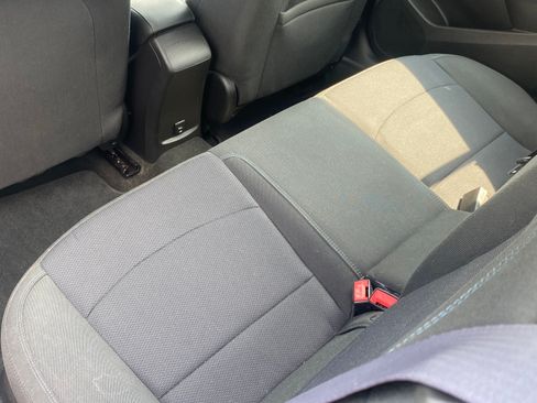 Used 2017 Chevrolet Cruze LT w/ Convenience Package image 6