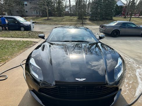 Used 2018 Aston Martin DB11 V12 image 6