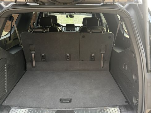 Used 2021 Chevrolet Suburban Z71 image 16