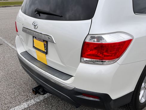 Used 2011 Toyota Highlander SE image 10