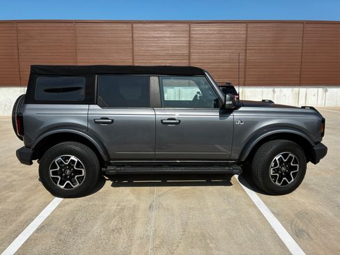 Used 2023 Ford Bronco Outer Banks AWD/4WD image 12