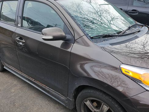 Used 2011 Scion xD image 4