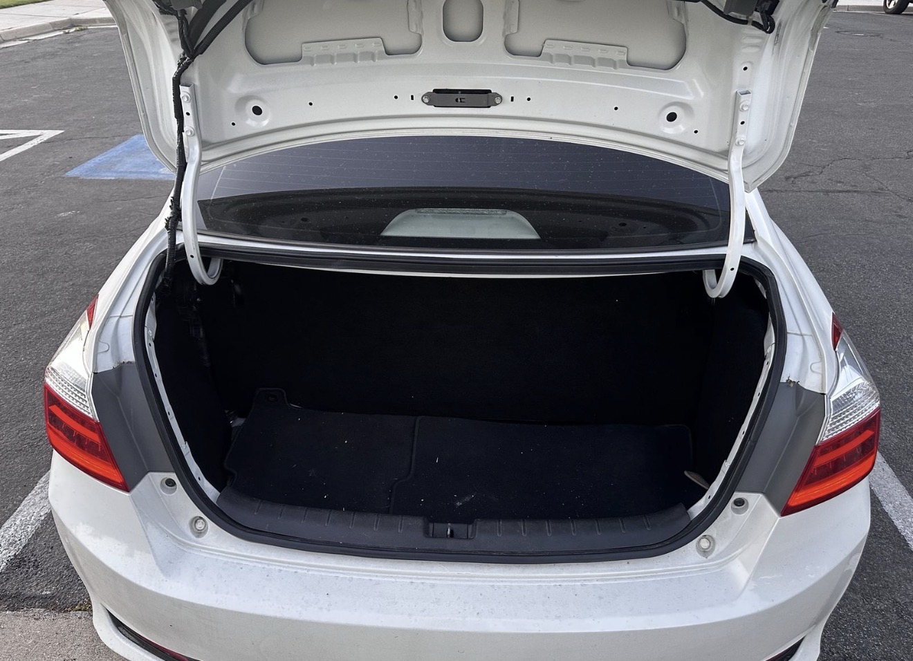 Used 2014 Honda Accord Plug-In Sedan image 11